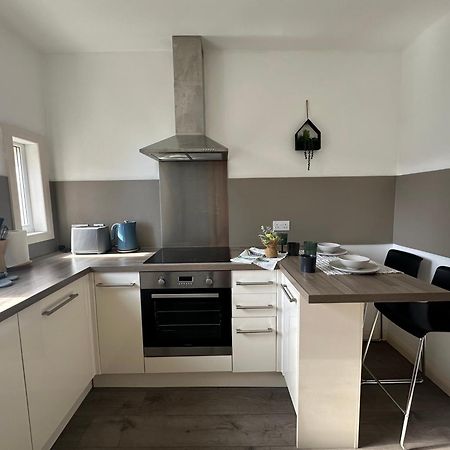 Glasgow Modern Style Home , Separate Entrance Экстерьер фото