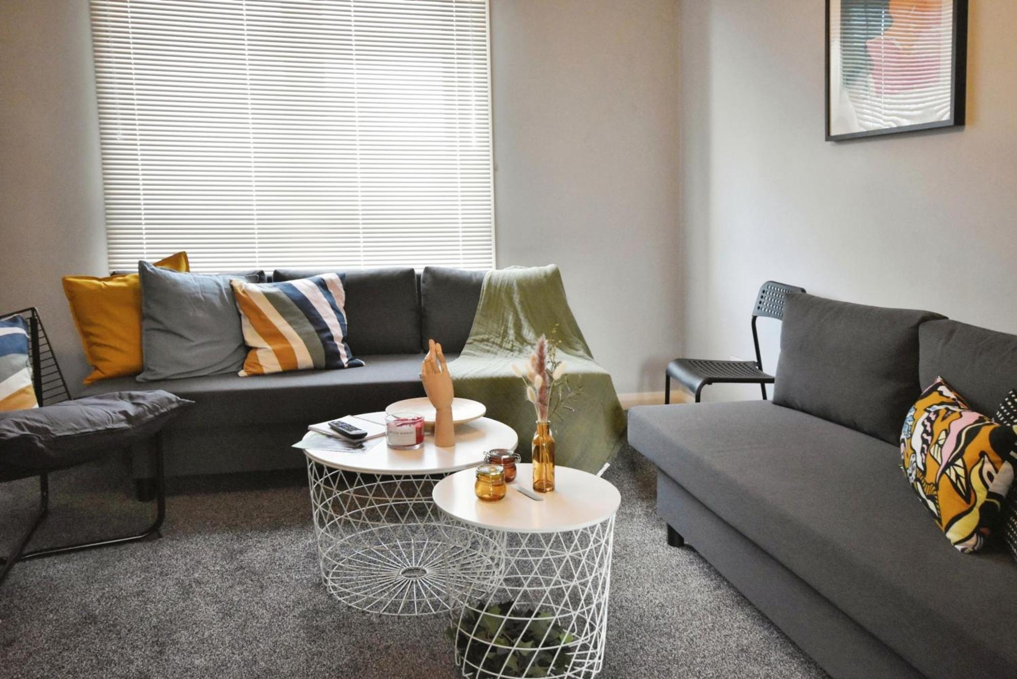 Glasgow Modern Style Home , Separate Entrance Экстерьер фото