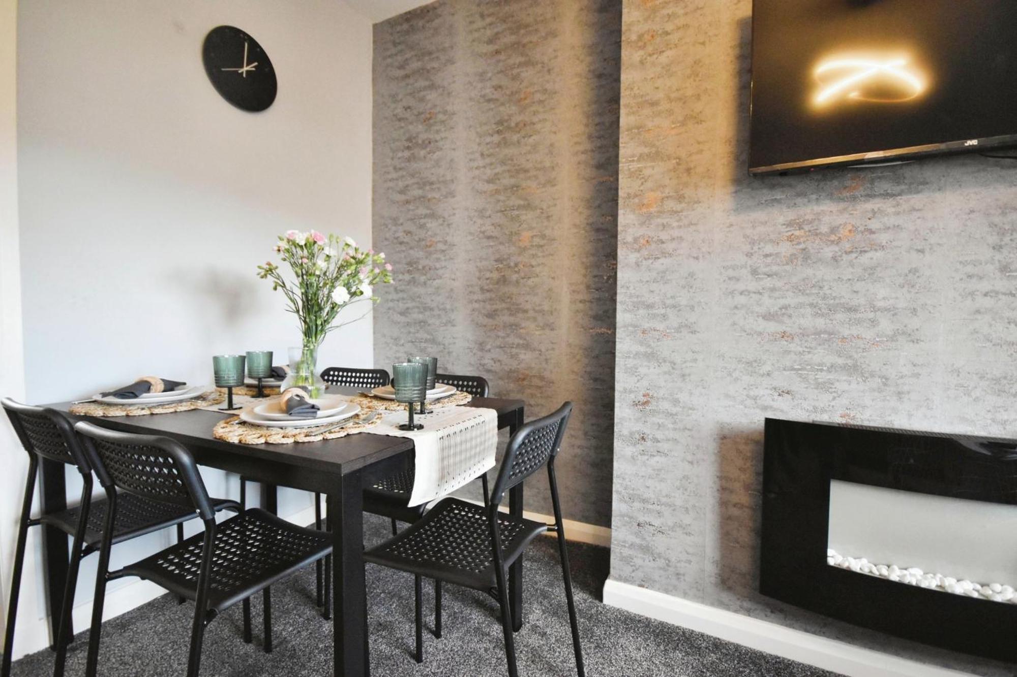 Glasgow Modern Style Home , Separate Entrance Экстерьер фото